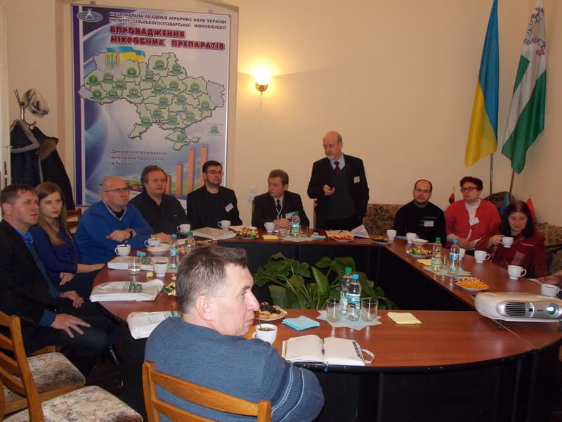 Круглий стіл з SETAGRO